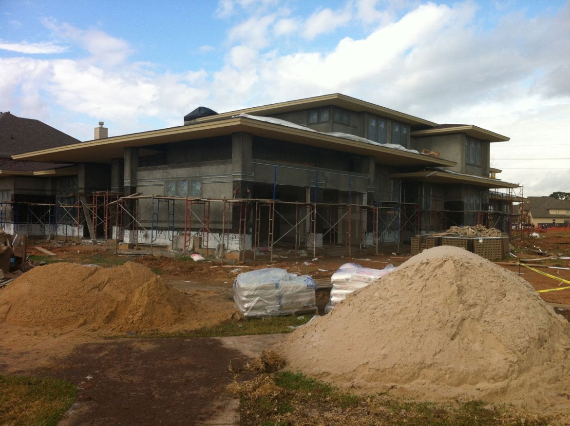 Frank-Lloyd-Wright-Inspired-1